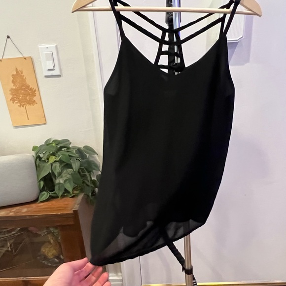 Style Loft Adjustable Tank Top - Picture 2 of 6